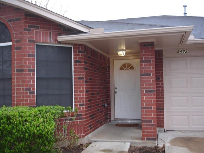 Building Photo - 9482 Carmalee St