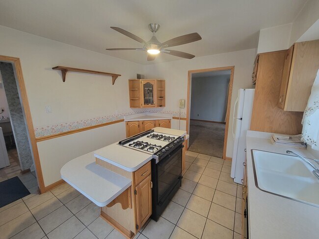 Building Photo - 5836 S Sayre Ave