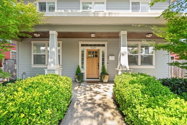 Building Photo - Spacious 4-Bedroom Dream Home – Perfect fo...
