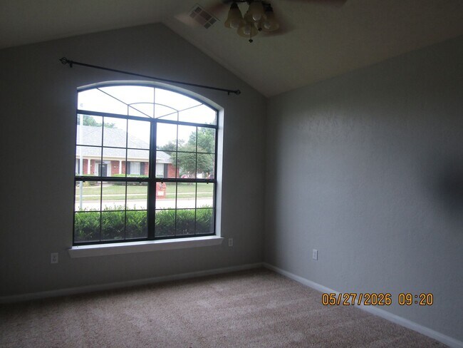 Foto del edificio - Beautiful 4-bedroom home located in the Heritage Hills Area!