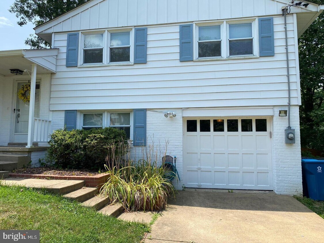 7427 Grace St, Springfield, VA 22150 House for Rent in Springfield