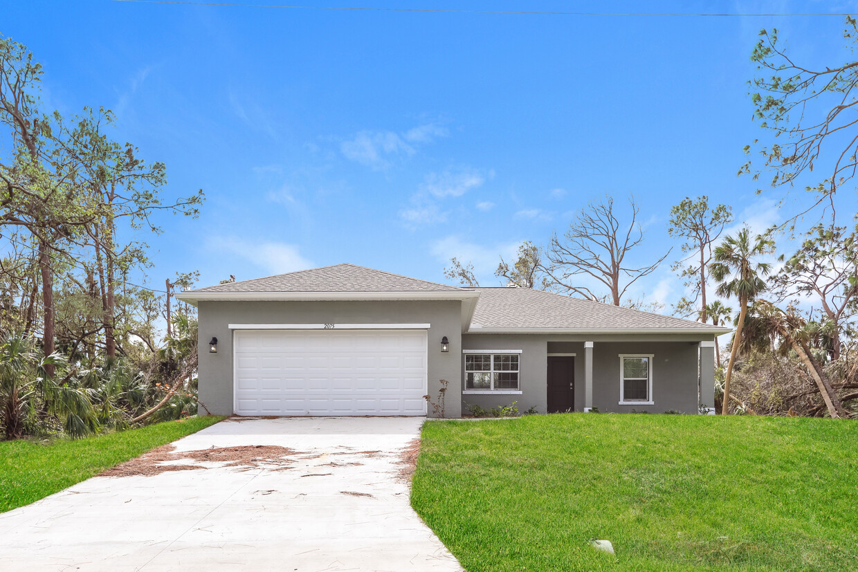 Foto principal - 2075 Ivor Ave, North Port, FL