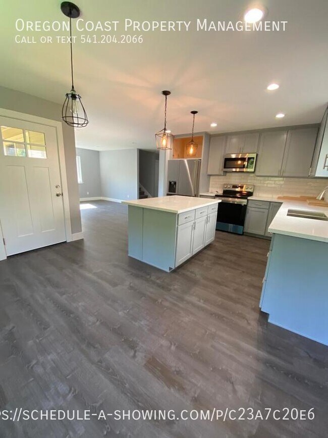 Foto del edificio - Newer Construction 3bed/ 2.5bath Home