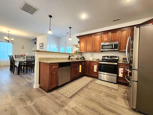 Foto del edificio - 4 Bedroom Single Family Home near Naval Station Norfolk