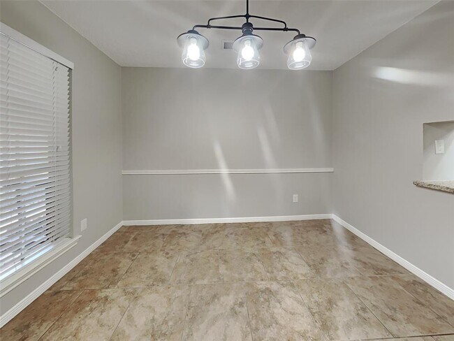 Building Photo - 38 S Rain Forest Ct