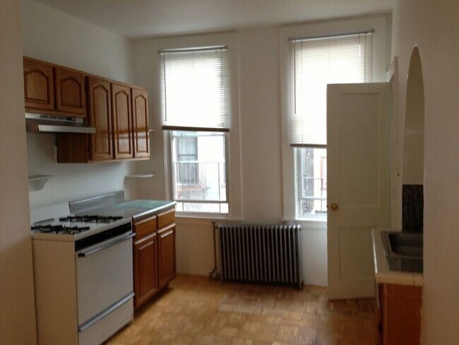 Foto del edificio - 114 Conselyea St