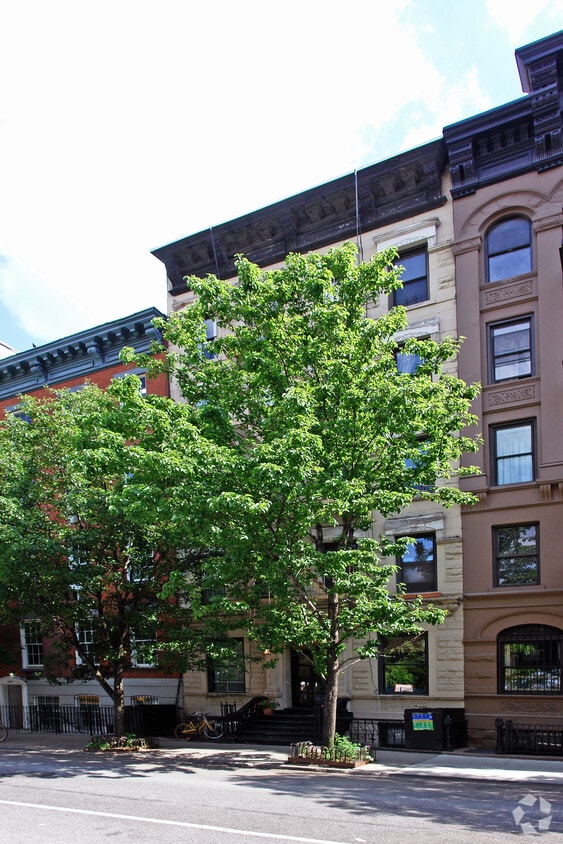 Primary Photo - 327 W 21st St