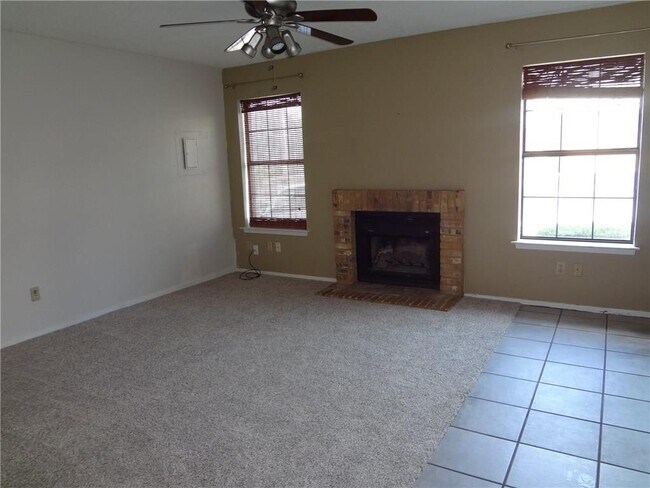 Building Photo - 1163 Dallas Dr