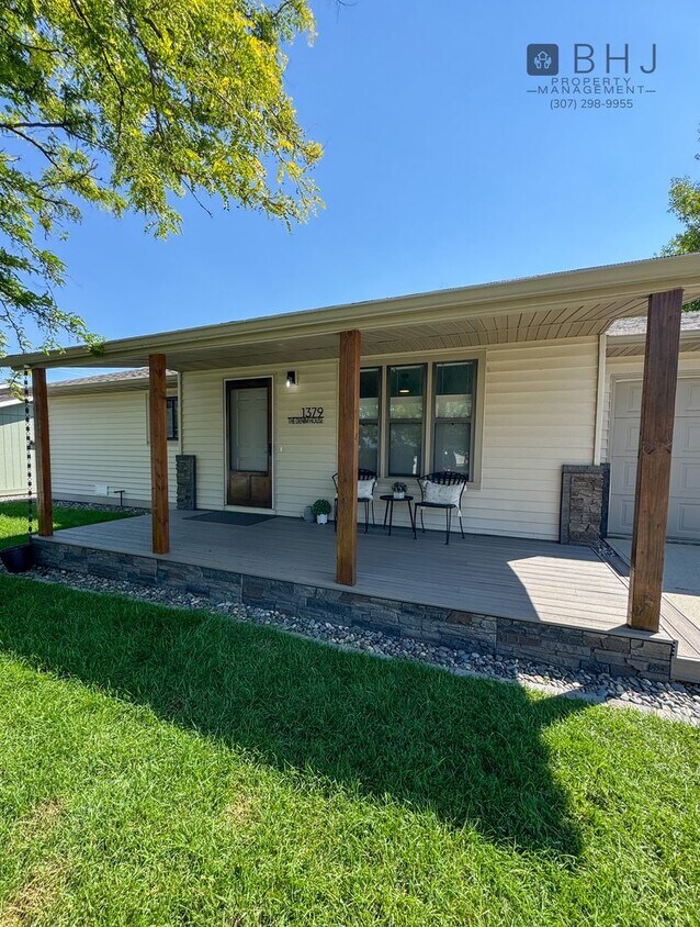 Foto principal - Dog Friendly 2 bed/ 1 bath HOUSE for Rent!