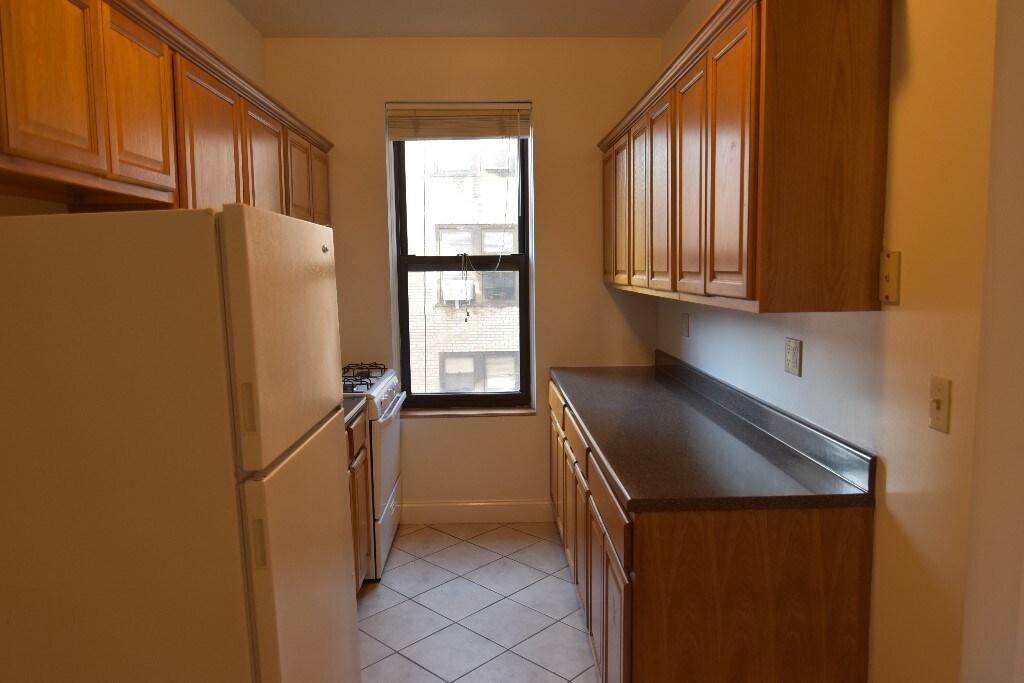 Primary Photo - 750 Ocean Ave