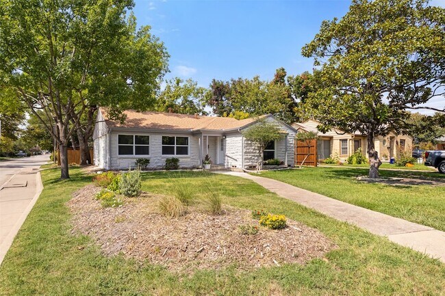 Foto del edificio - 9103 Forest Hills Blvd