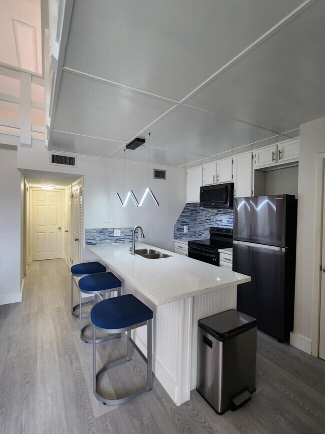 Building Photo - 401 Island Ave