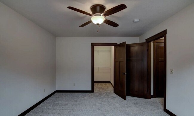Building Photo - North Crossing Twin Home