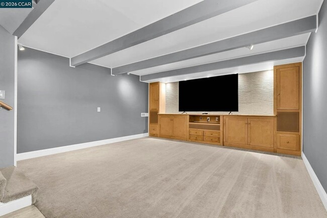 Building Photo - 648 Brookfield Dr