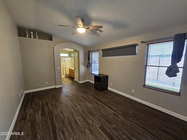 Foto del edificio - 4108 E Chambers St
