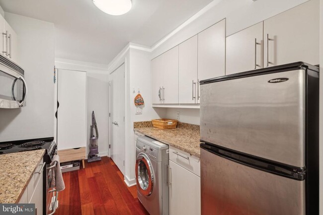 Foto del edificio - 219-29 S 18th St