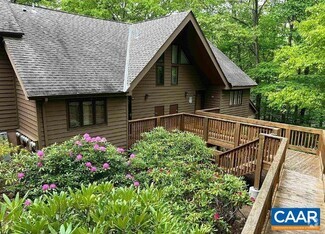 Building Photo - 718 Laurelwood