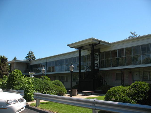 Primary Photo - 5629 St Charles Rd