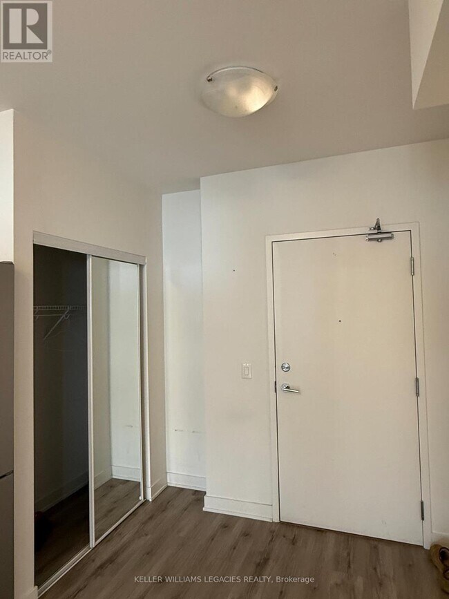 Photo du bâtiment - 110 Fergus Ave