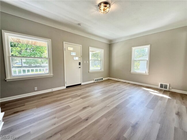 Building Photo - 41 Dewhurst Ave