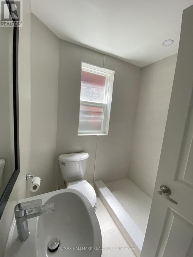 Building Photo - 479 Margueretta St