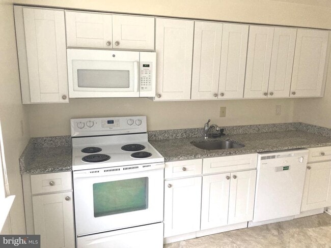 Building Photo - 10604 Partridge Ln