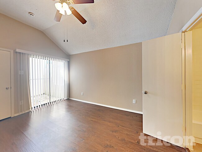 Foto del edificio - 1734 Windmill Ln