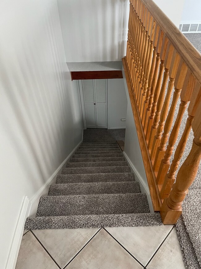 Building Photo - 4045 Hillcrest Cir