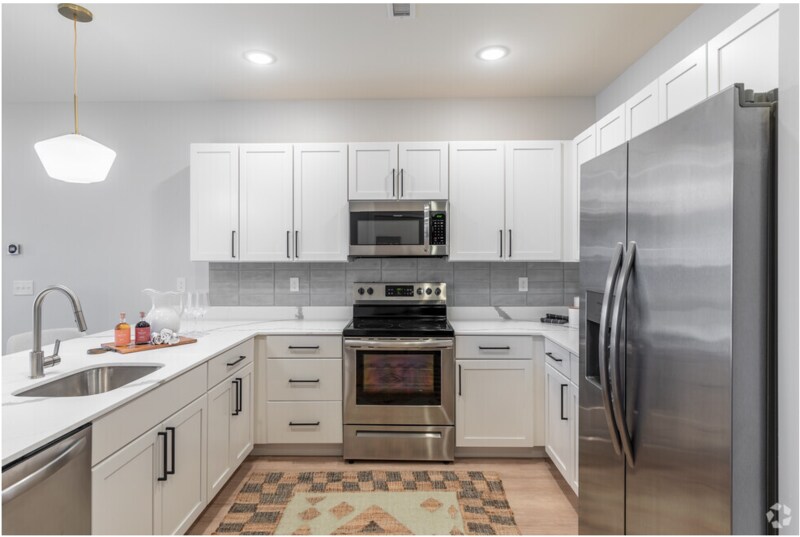 Foto principal - 21 Raymond Ave