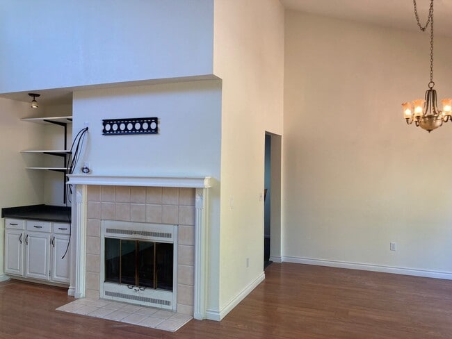 Foto del edificio - Beautifully kept (3) Bed, (2.5) Bath in Ea...