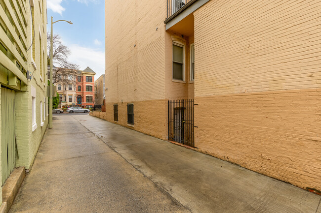 Building Photo - 1316 Irving St NW