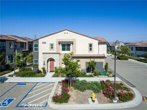 Building Photo - 3921 S Jolly Paseo