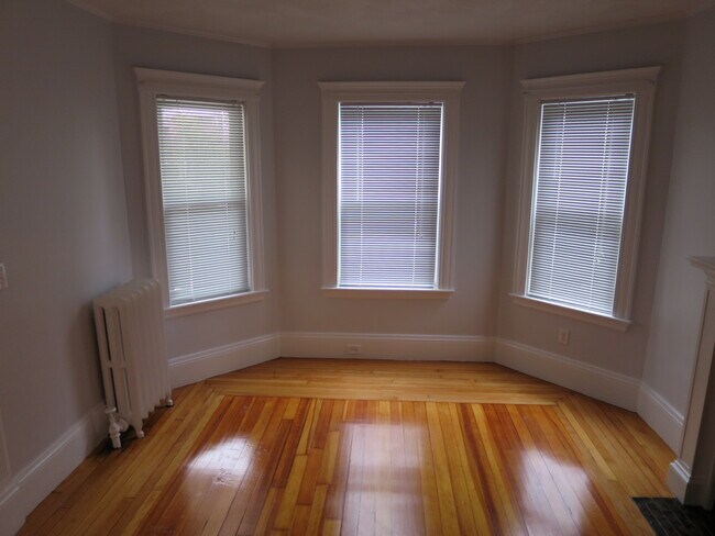 Foto del edificio - 210 Powder House Blvd