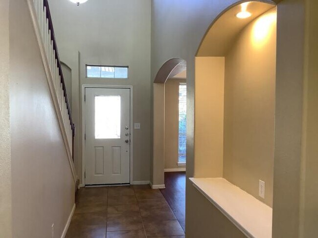 Foto del edificio - 4 bedroom in Highlands TX 77562