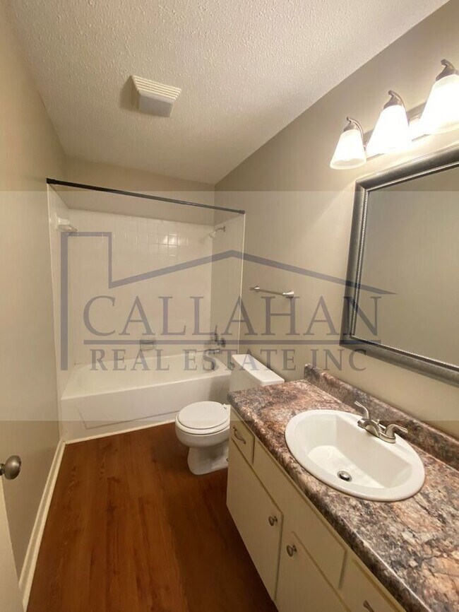 Building Photo - Maumelle 2 bedroom Condo