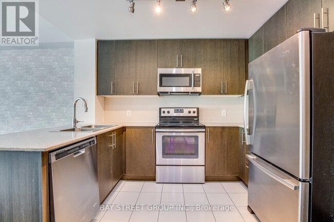 Building Photo - 3985 Grand Park Dr