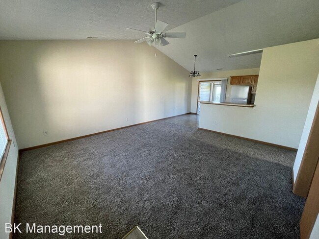 Building Photo - 2 br, 2 bath House - 3223 Mendel Drive