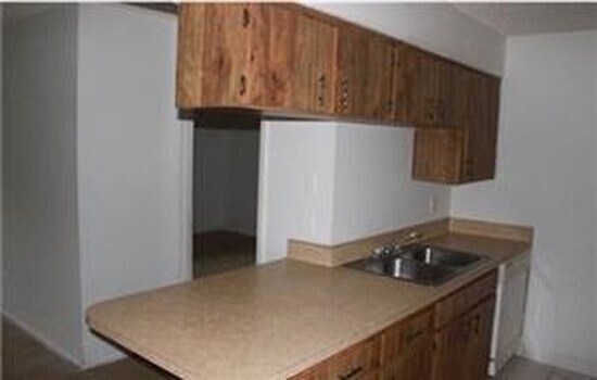 Building Photo - Berry Tree