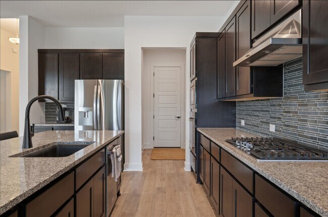 Foto del edificio - 616 Hallwood Dr