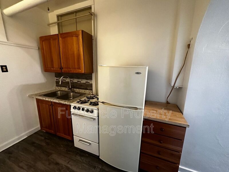 Foto principal - 2419 F St