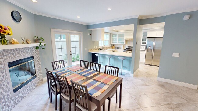 Building Photo - Great LOCATION | Close to Orange Ave & Beach