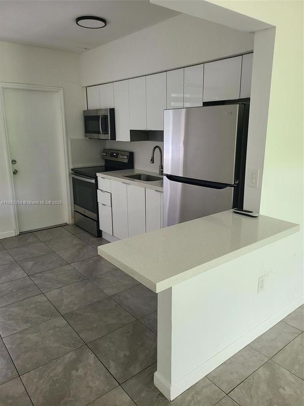 Foto del edificio - 1365 NE 111th St