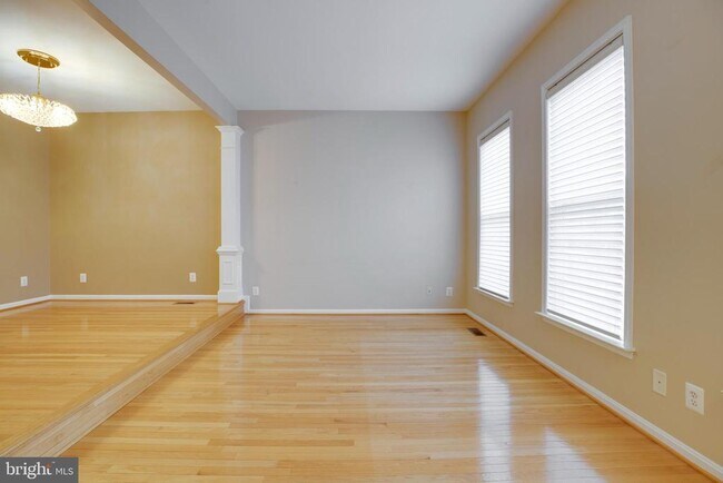 Building Photo - 4609 Fair Valley Dr