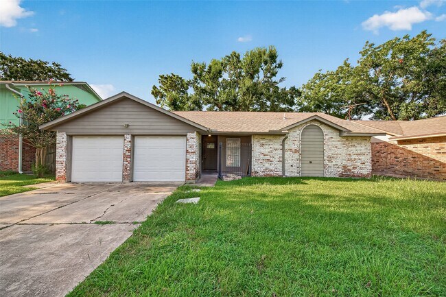 Building Photo - 19326 Leafwood Ln