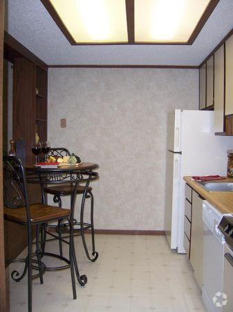 Cocina comedor - Longwood Apts