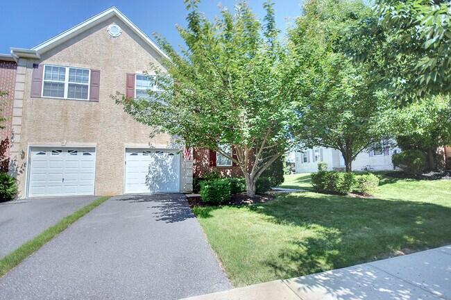 Building Photo - 3673 Clauss Dr