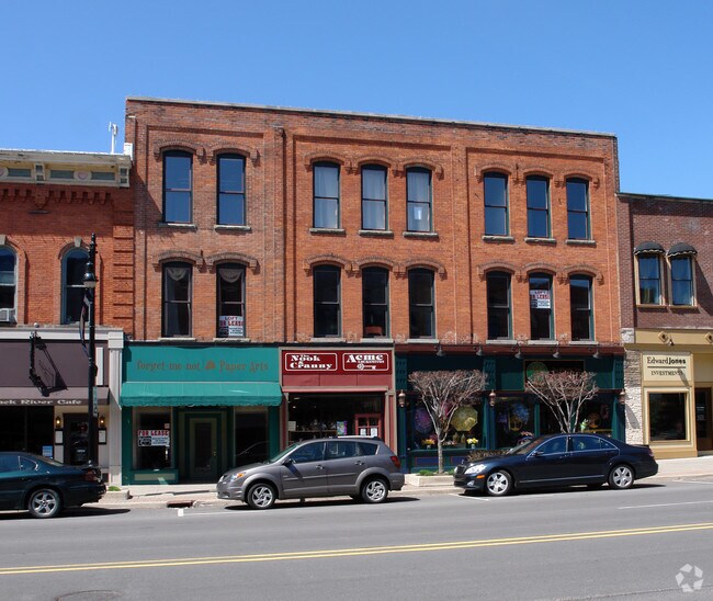 Foto del edificio - McKeough Building