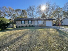 Building Photo - 1495 Red Briar Way