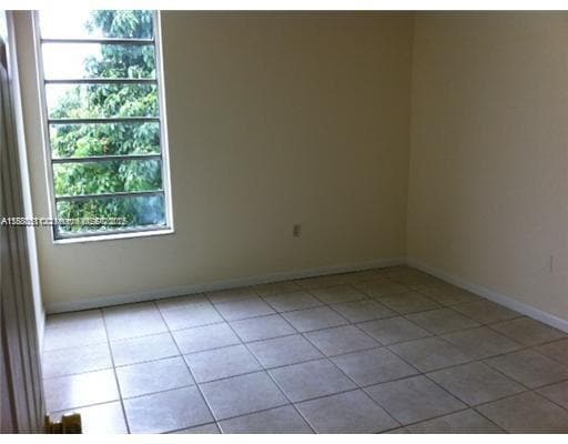 Building Photo - 8820 Fontainebleau Blvd