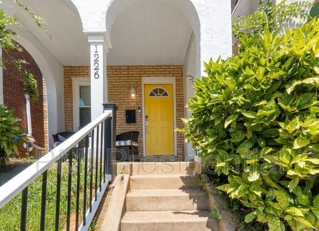 Photo - 1226 Wallace St House